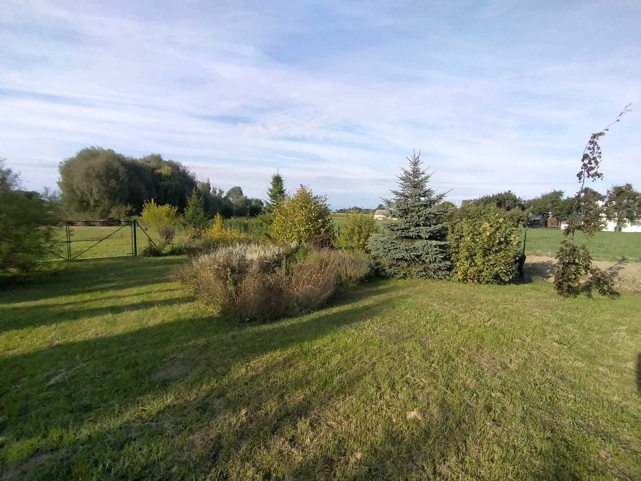 Duża działka z rozpoczętą budową domu w Jaksicach