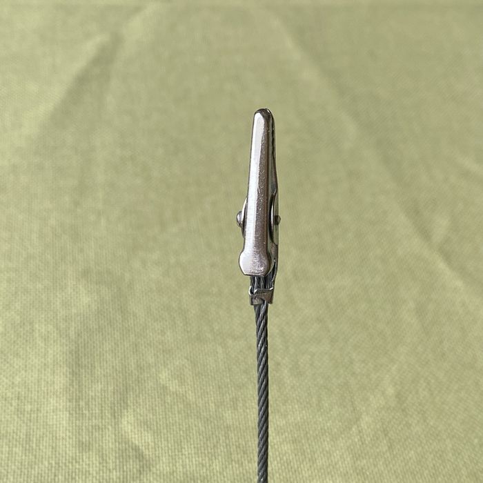 Metalowa żabka, uchwyt na notatki itp.