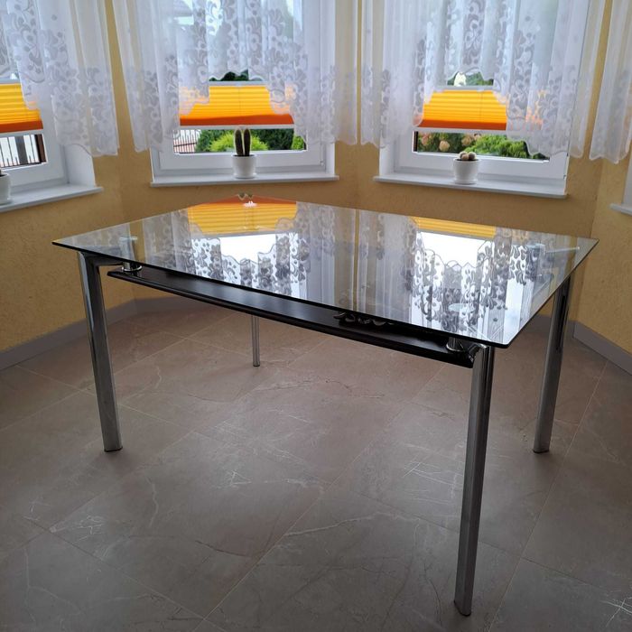 Szklany stół 140x90