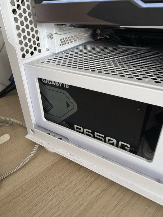 Zasilacz Gigabyte p650g
