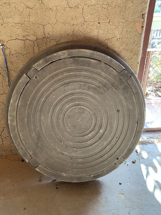 Люк каналізаційний полімерпіщанний, дорожній