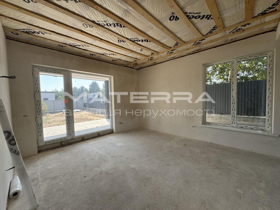 Круглик - Віта-Поштова Продаж  будинку з краєвидом на ліс