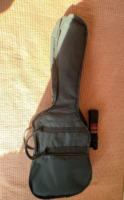 Guitarra Stratocaster J&D Branco