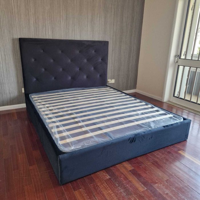 Camas De Casal Estofadas Top de Gama 190x140m Estrado Incluído 199€ !!