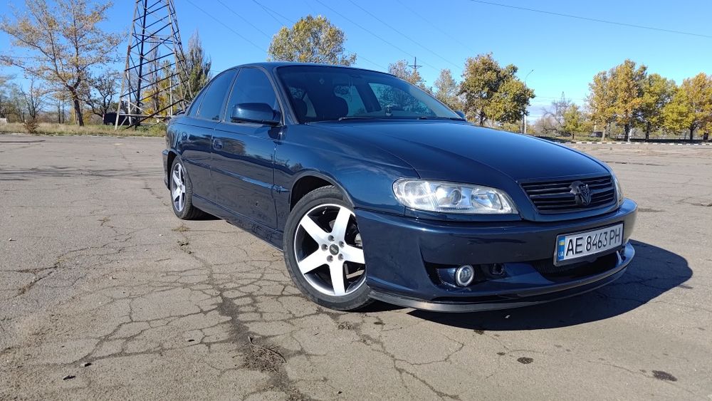 Опель Омега 2000г.