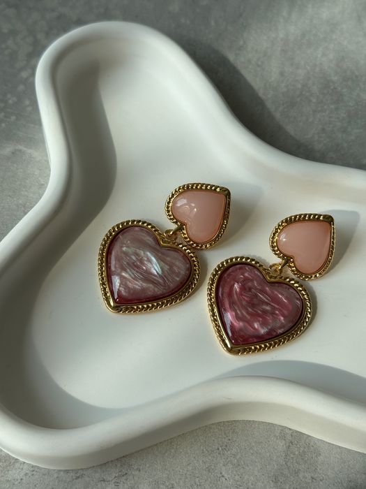 Kolczyki serca wiszące róż