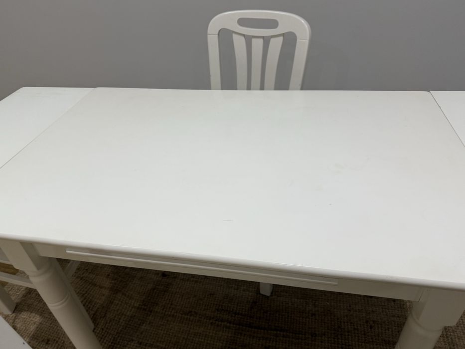 Vendo mesa extensivel até 1.70mts + 4 cadeiras como novas