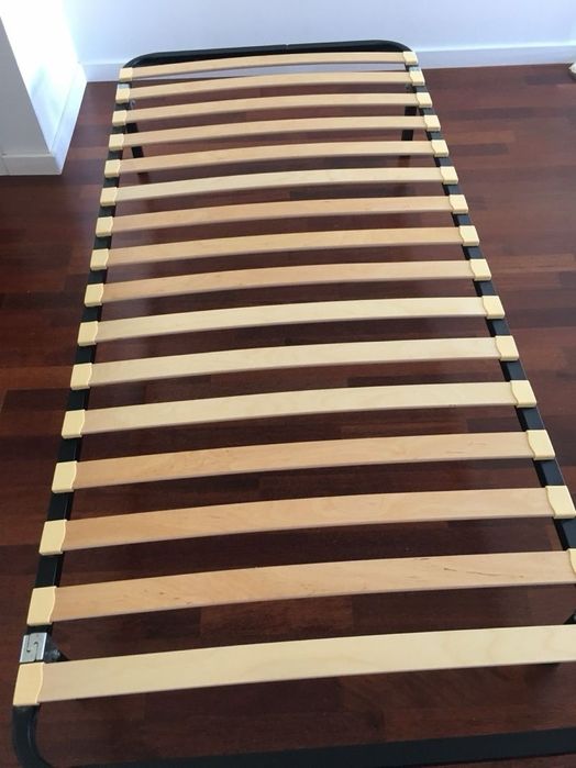 Estrado cama IKEA Krakhella