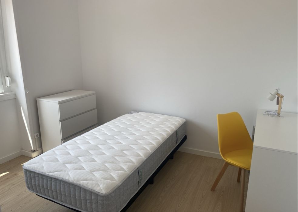 Augo quarto em celas para estudantes