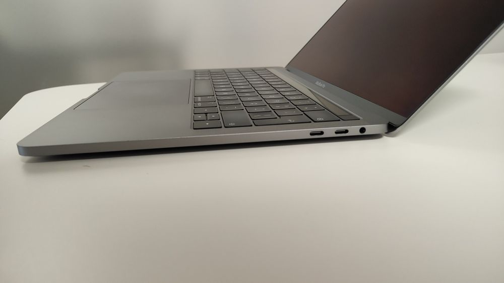 MacBook Pro i5 13" 8GB 256GB SSD