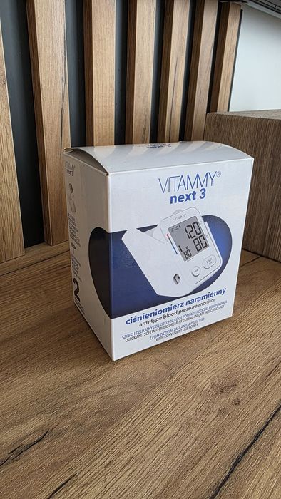 Nowy ciśnieniomierz naramienny VITAMMY next 3 – fabryczny komplet
