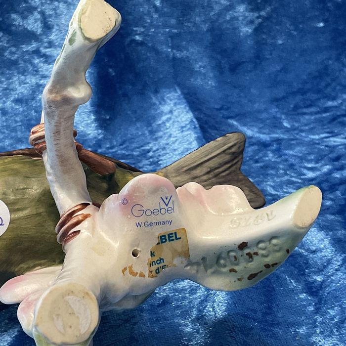 Ave grane em tronco porcelana pintura manual 16 cm