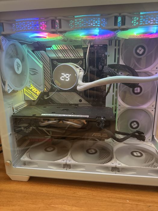Pc gamer com i5 10600k e rtx 1660