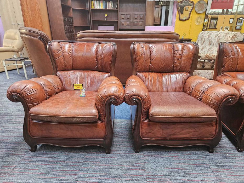 Sofás individuais em pele - Algumas marcas de desga