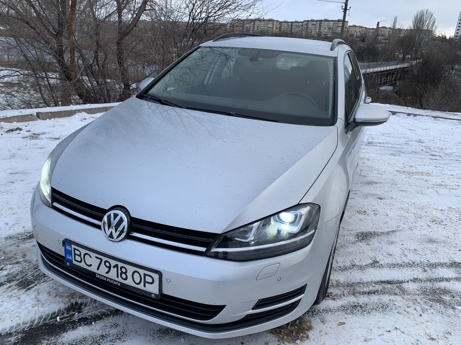 Продам машину в идеальном состоянии не битая на хорошей комплектации мультируль партроники в круг голосовой помощник при парковке авто дощ свет подогрев зеркал.Машина полностью обслужена