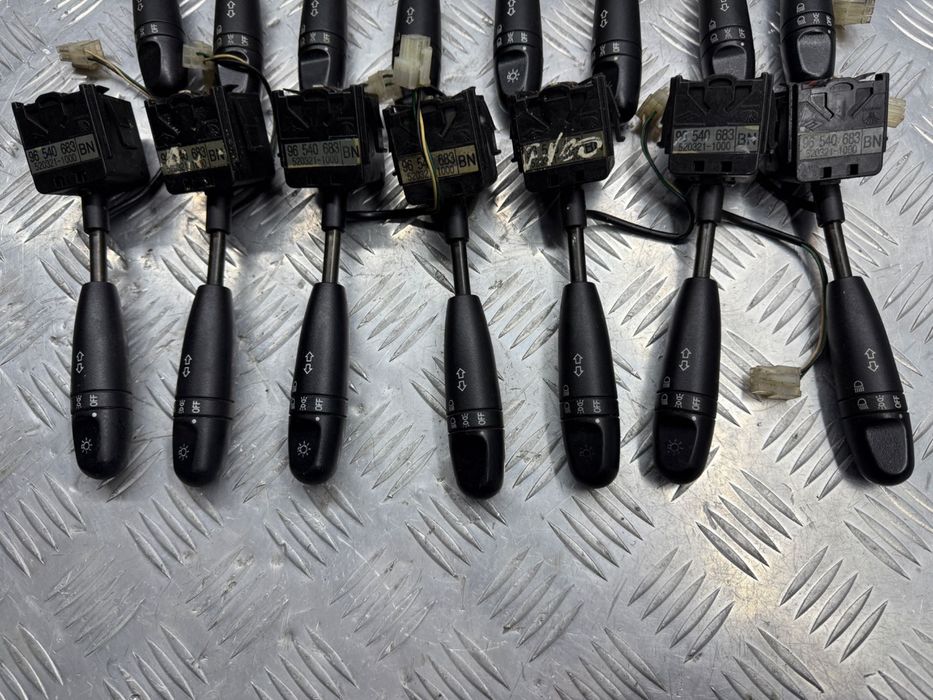 Подрулевой переключатель левый поворотов chevrolet aveo t200  96540683