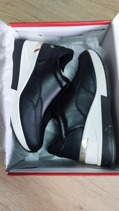 Sapatos N.39  Txi