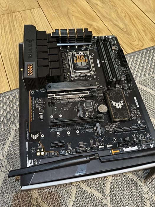Płyta główna AM5 Asus Tuf Gaming B650-E Wifi