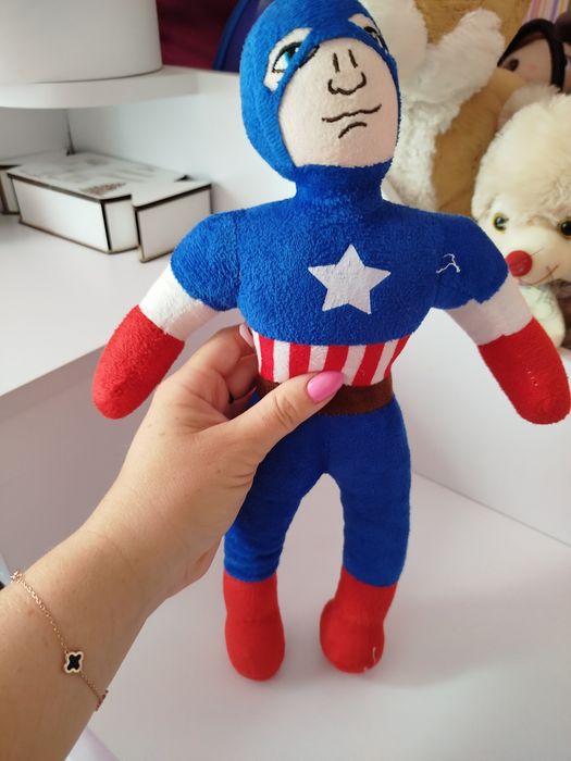 Продам улюбленого героя капітан Америка