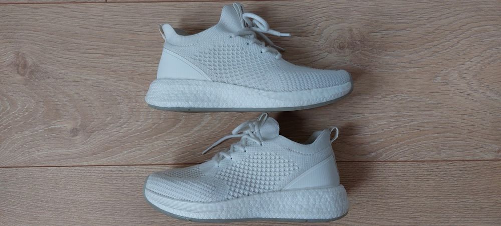 R. 32 - Buty sportowe adidasy sneakersy CCC Sprandi