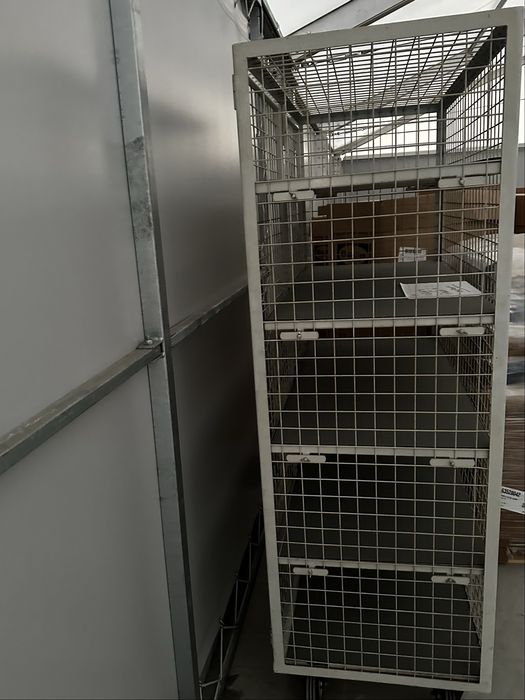 Sprzedam regal na kolkach