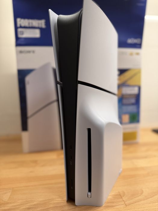 PlayStation 5 GB com CD  - 1 TB