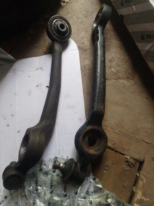 Ричаг передній Ауди 100с4 2.6АВС