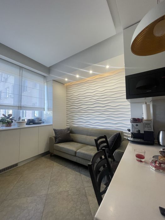 Красива стильна квртира на 6 Фонтана. Три спальні.