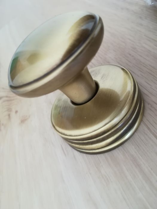 2 puxadores em latão novos