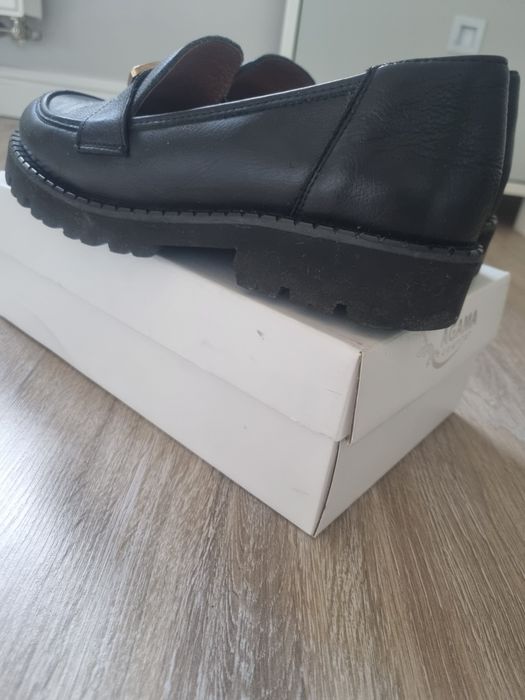 Skórzane mokasyny 38