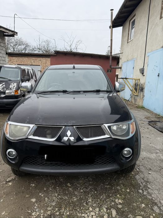 Пікап Mitsubishi L200