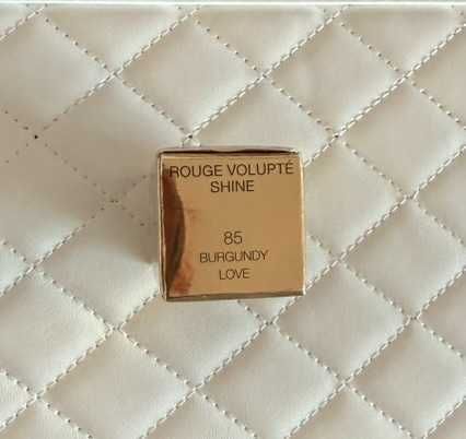 Batom Yves Saint Laurent Rouge Volupté Shine Oil-in-Stick nº85
