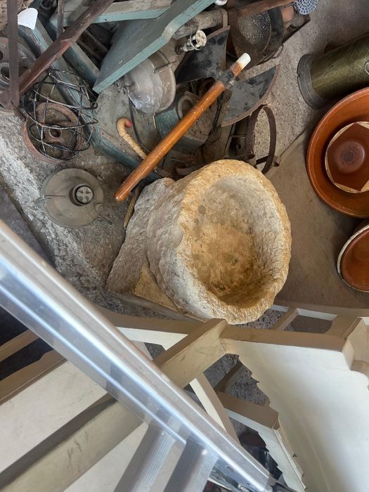 Pias em Pedra Naturais