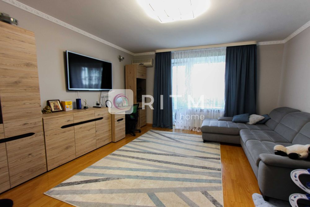 Продаж просторої 3к-квартири з сучасним ремонтом!82 м2! пр.Відродження