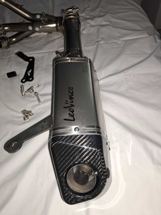 Escape Yamaha mt-09 xsr 900 tracer GT Tipo leovince