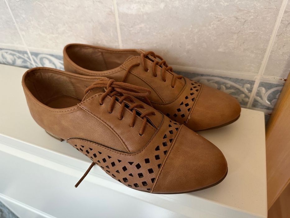 Sapatos Castanhos Nº 38