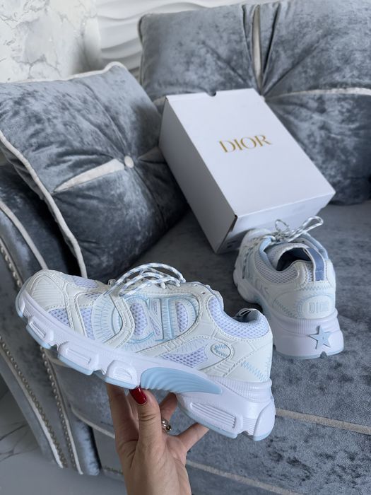 Кроссовки люкс бренд тренд 2025