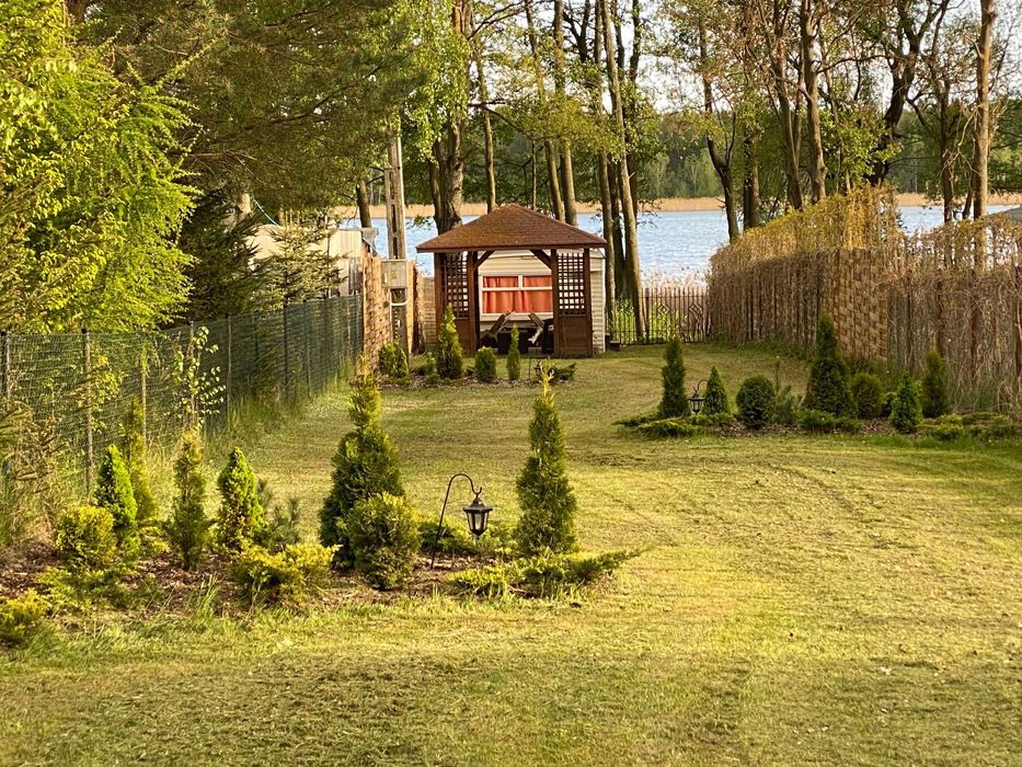 Domek nad jeziorem Białoławki pomost łódka