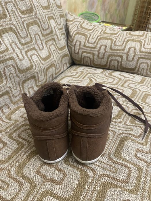 Зимові кросівки adidas