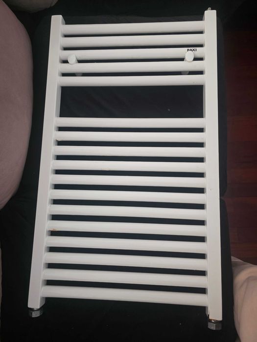 Aquecedor de toalhas Roca