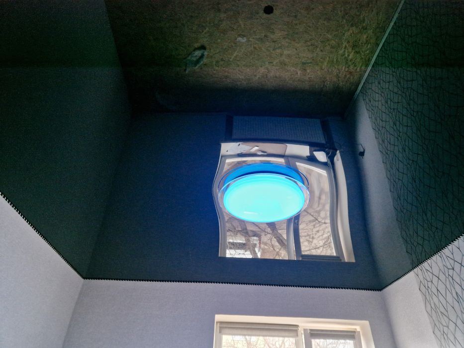 Натяжні Стелі П'ятихатки