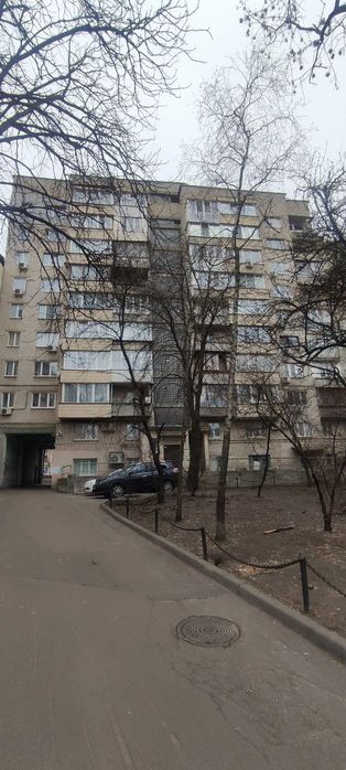 Центр, метро Золоті ворота, Львівська площа , Бульварно-Кудрявська  6.
