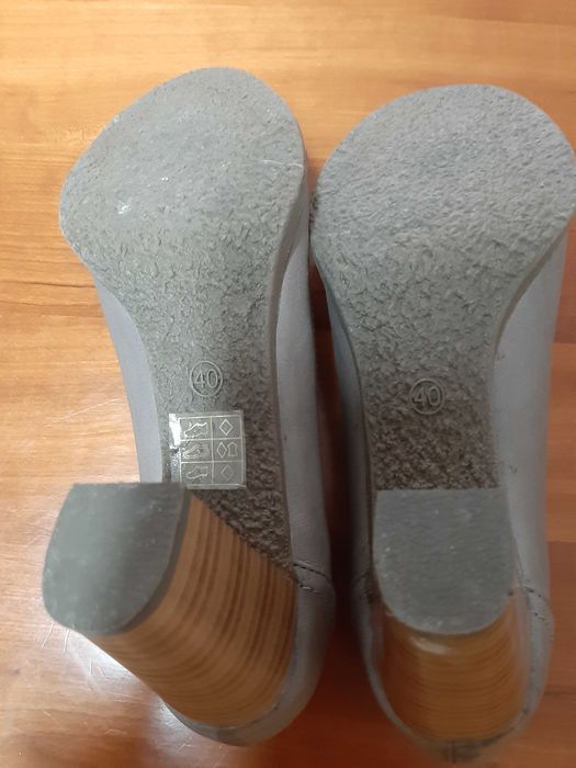 2 pares de sapatos de pele nunca usados 39, 40