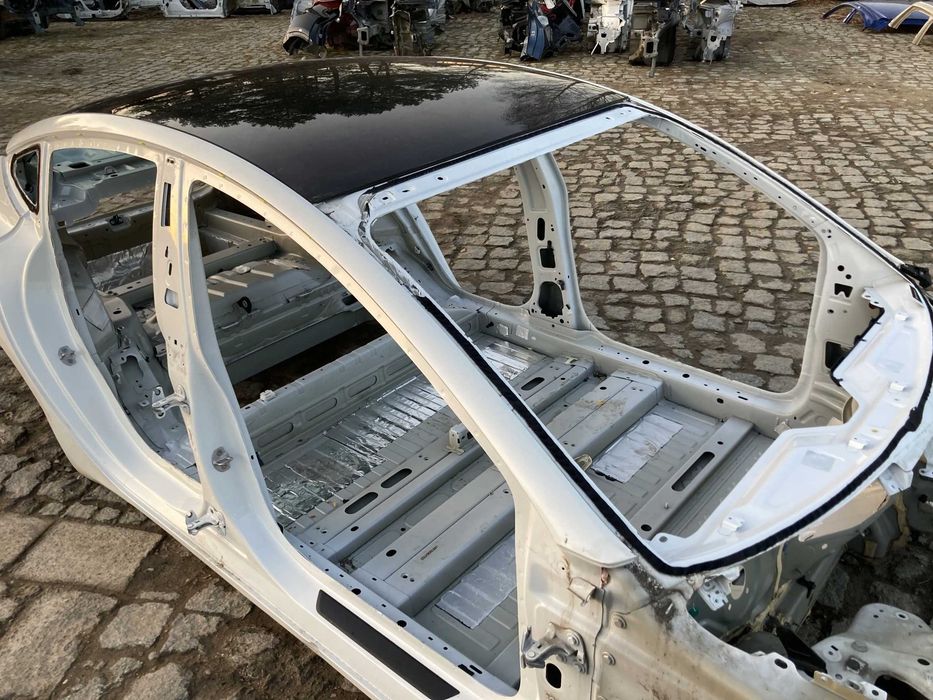 Tesla Model 3 крило заднє фільонка четверть розборка