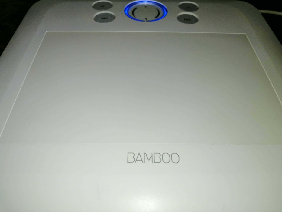 Графічний планшет wacom bamboo fun white CTE-450