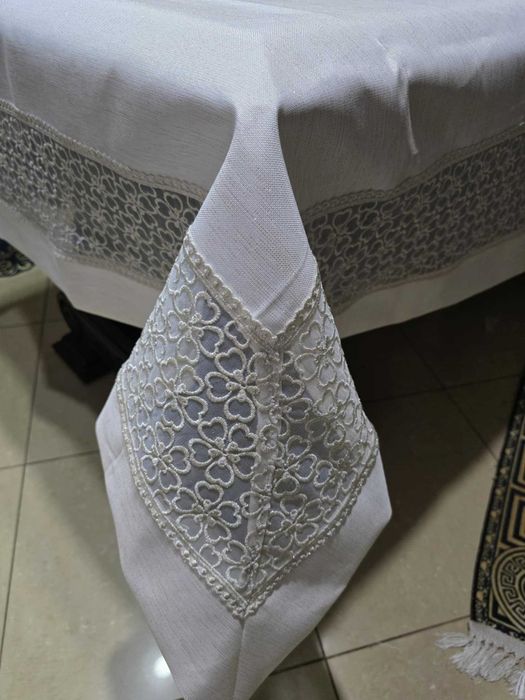 obrus 220x150 jasny krem ,plamoodporny,mieniacy+HAFTY wyprz