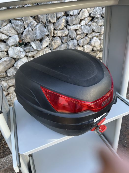 Top Case Givi bom estado