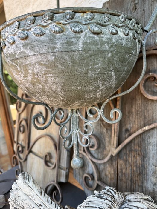 Duże metalowe donice Belldeco