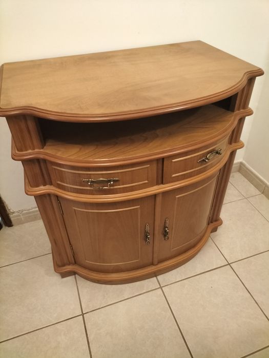 Móvel aparador em pinho