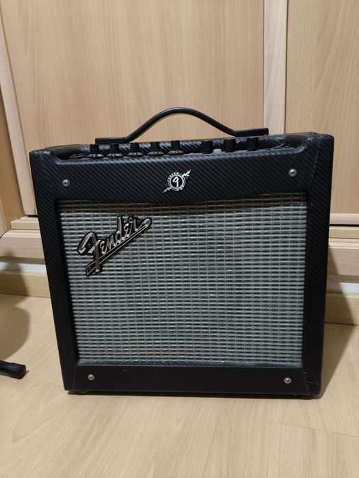 Guitarra LAG Tramontane TN170ASCE + amplificador  Fender Mustang I